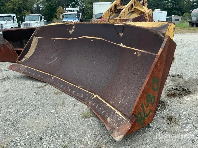 Cat 163 in U-Blade Dozer Blade - Fits Cat D8