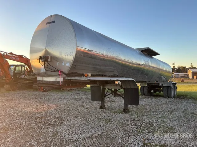1986 Brenner 6200 gal T/A Water Tank Trailer