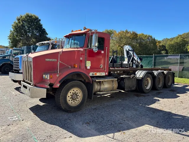 1994 Kenworth T800 8x4 Roll-Off Truck