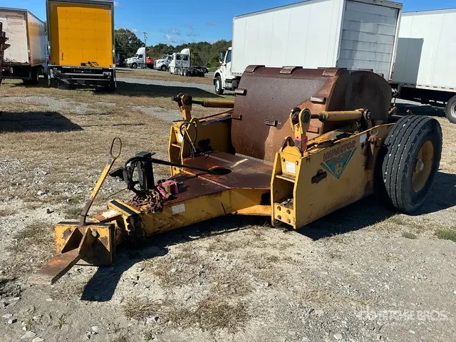 2000 Impactor 2000 Pull Behind Impact Roller