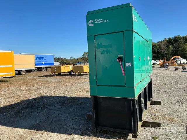 2011 Cummins DSHAC-8135805 100 kW Skid-Mounted Generator Set