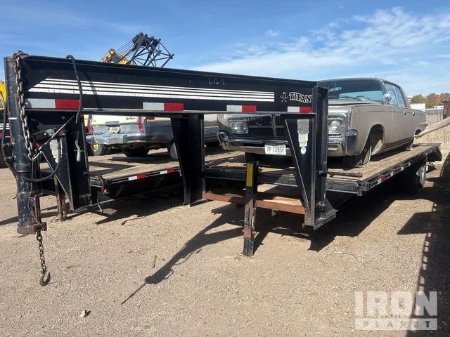 2005 Titan 20 25 ft T/A Gooseneck Equipment Trailer