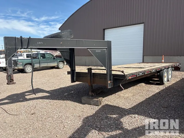 2000 Wilray 24 24 ft T/A Gooseneck Equipment Trailer