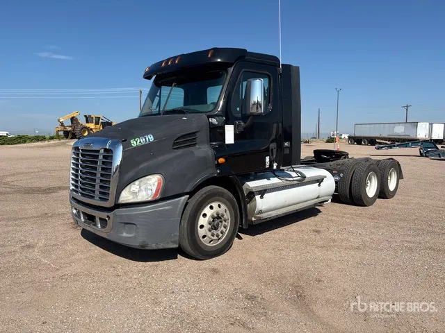 2015 Freightliner Cascadia 113 CNG 6x4 T/A Day Cab Truck Tractor