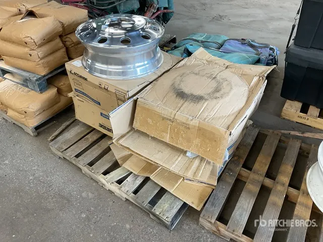 Quantity of (5) Accuride 24.5 Wheels