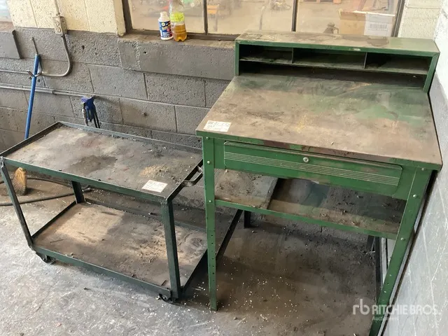 Roller Cart w/Work Bench