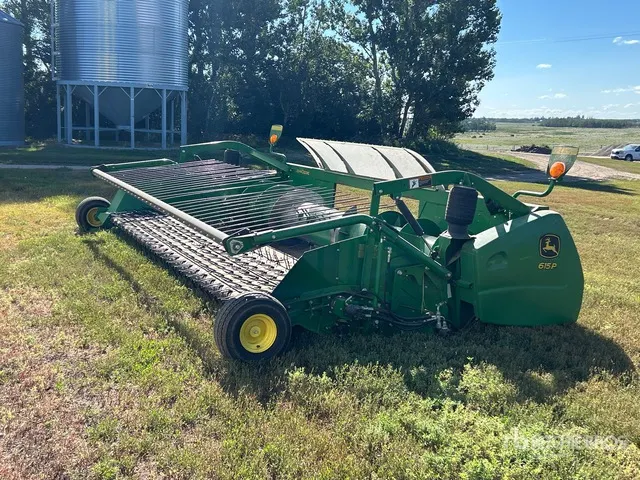 2017 John Deere 615P 15 ft Combine Pickup Header