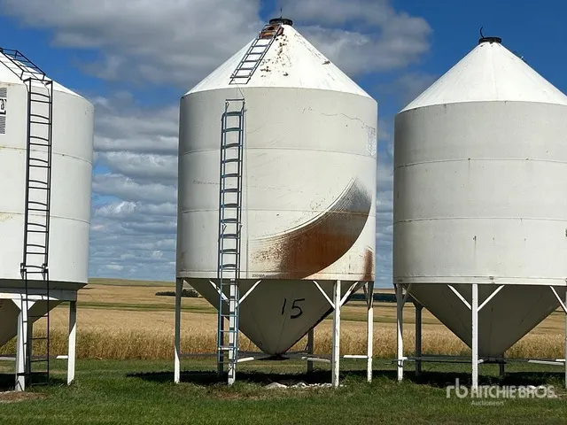 +/- 70 ton Smooth Wall Hopper Grain Bin