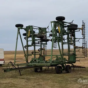 John Deere 1650 47 ft Cultivator