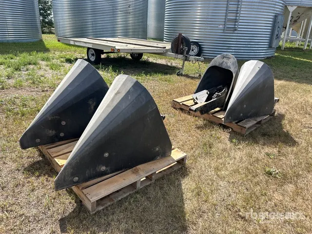 Quantity of (4) E-Kay Poly Crop Dividers - Fits John Deere 4830