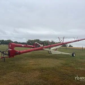 Farm King 1370 13 in x 70 ft Swing Grain Auger