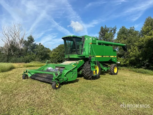 1996 John Deere 9500 Combine Harvester
