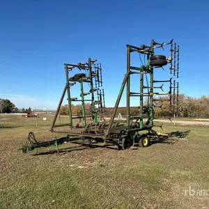 John Deere 1610 41 ft Cultivator
