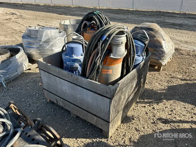 Quantity of (4) Electric Submersible Water Pump