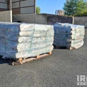 Quantity of (30000) Stakes 0.80m (green)