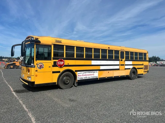 2004 Thomas 4x2 90-Seat School Bus