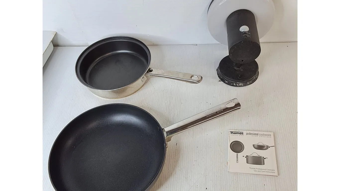 (2) Frying Pans & Wall Mounted Light Fixture