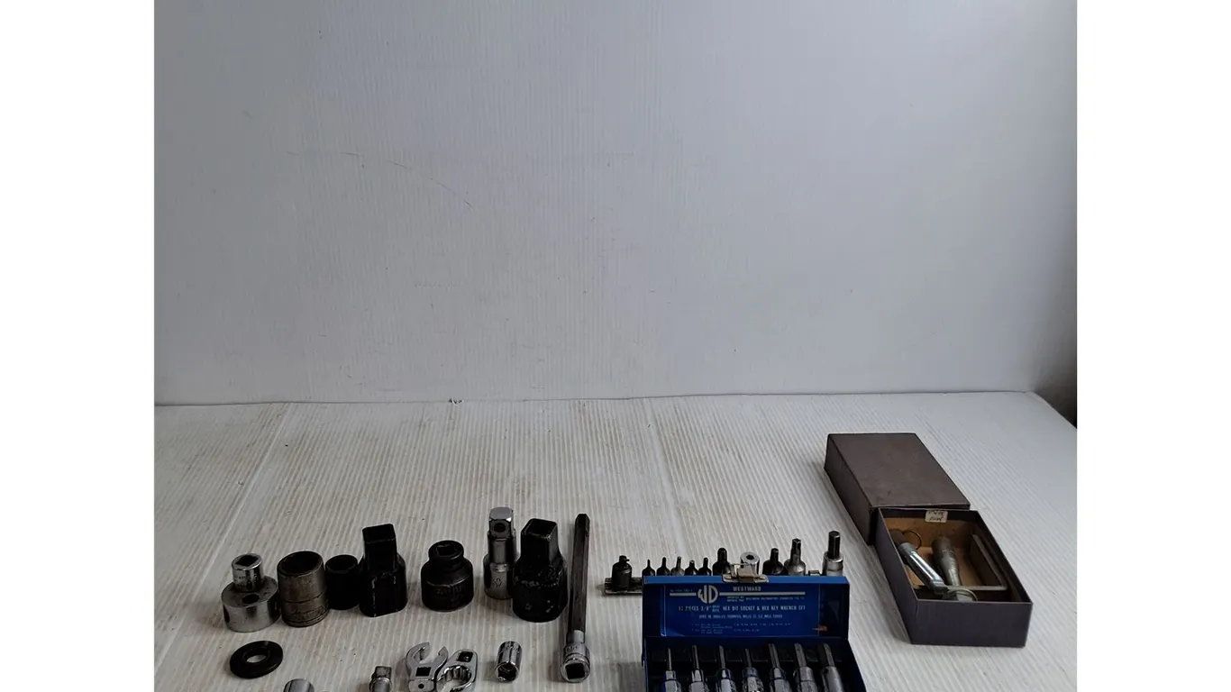 Steering Wheel Lock Plate Remover, Various Sockets