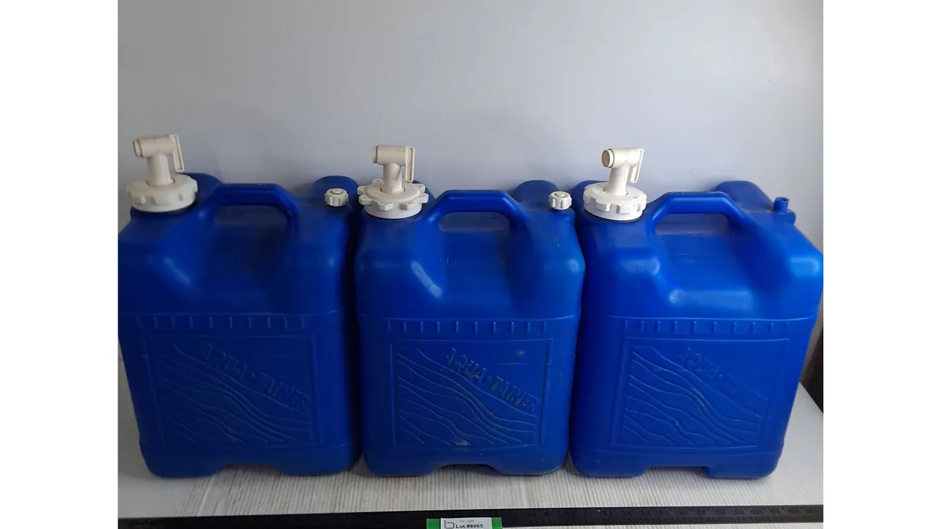 (3) Reliance "Aqua-tainer" 20L Water Jugs - Pickup Only
