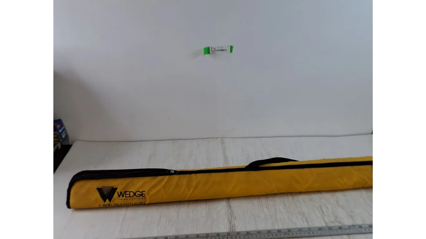 78" Wedge Smart Level With Soft Case Needs Minor Repair (Wire to Battery) As-Is, Pickup Only