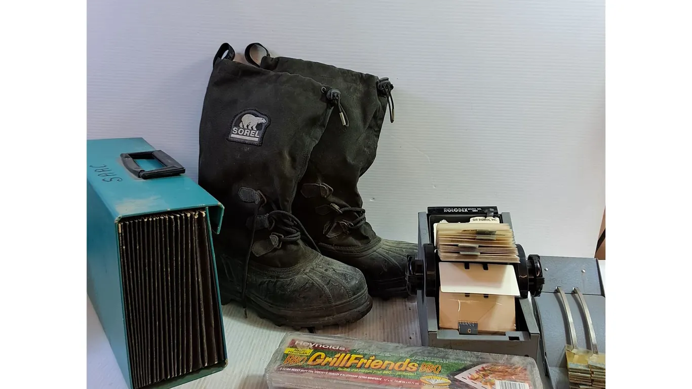 Mens Sorel Boots (SZ 11), Rolodex, File Organizer, BBQ Foil
