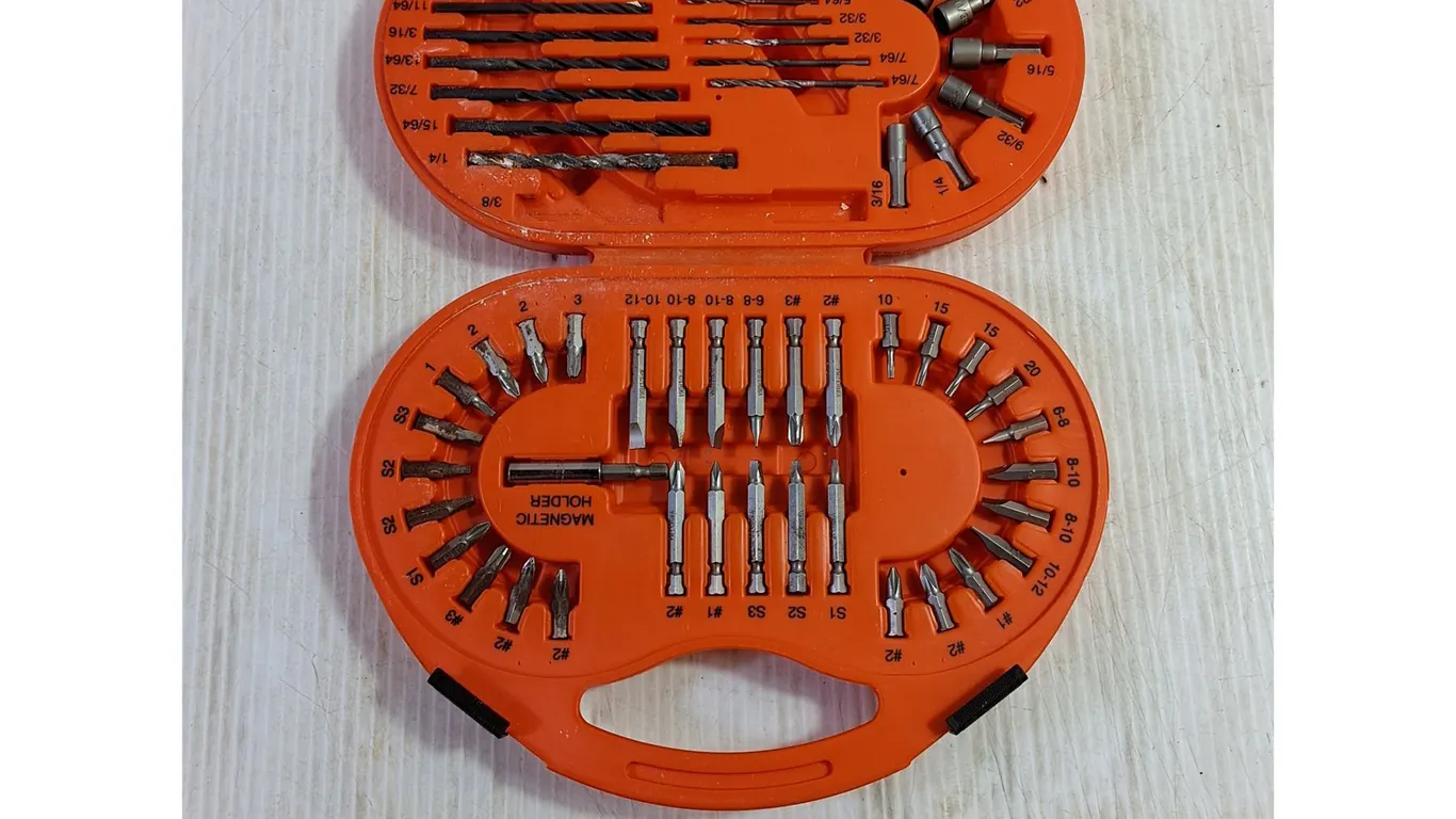 Black & Decker 60-Piece Screwdriver + Drill Bit Set
