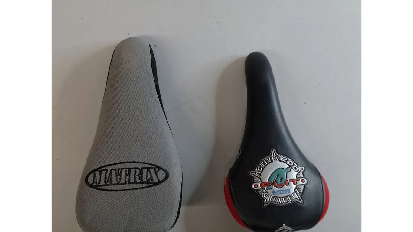(2) Bicycle Seats