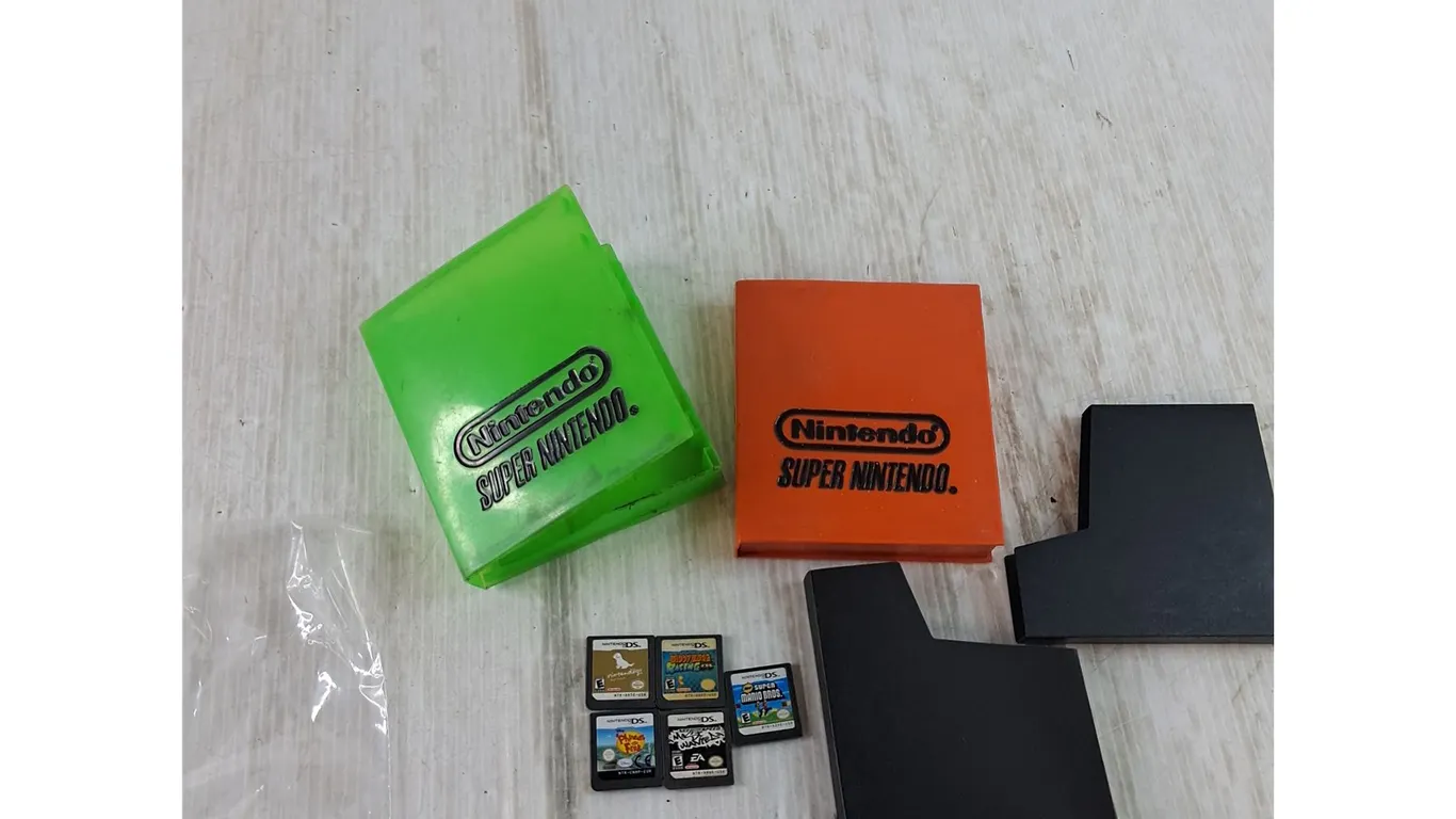 (5) DS Games, Nintendo, Phineas & Ferb, Super Mario Bros All Untested As-Is, (2) Super Nintendo Case