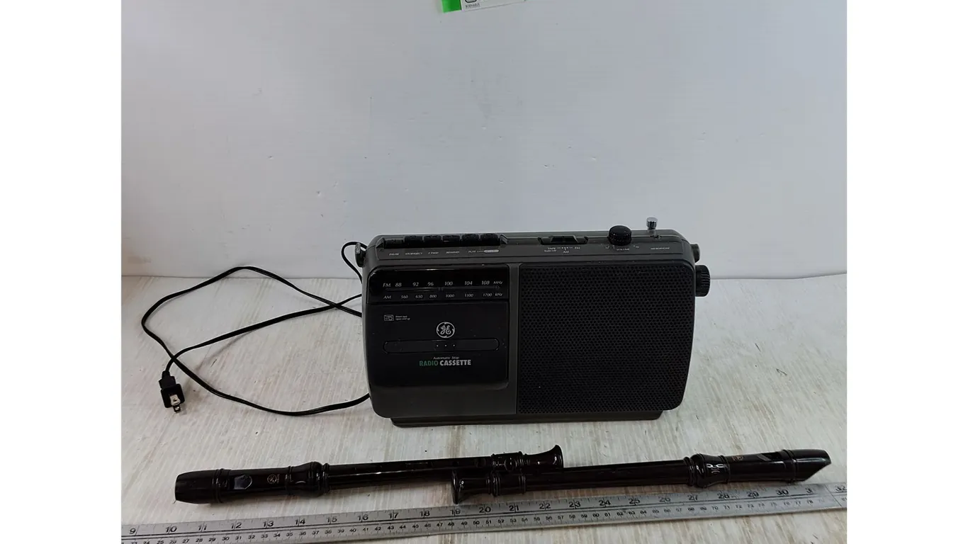 (2) Yamaha Recorders, GE Radio Cassette Recorder and Radio Tested Works