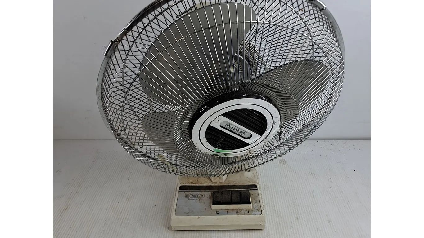 Homeline Oscillating Fan - Powers On, As Is