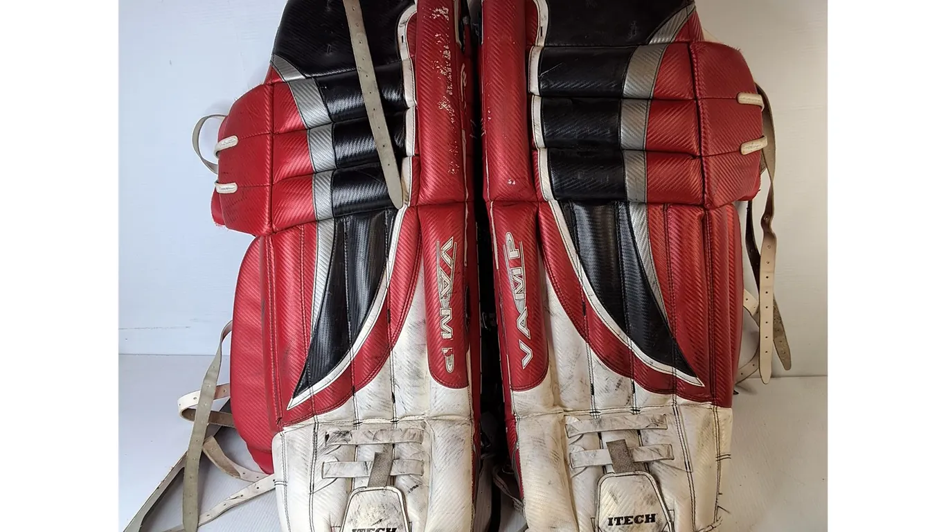 Set of Adult Itech Vamp Hockey Goalie Leg Pads- Can't Ship