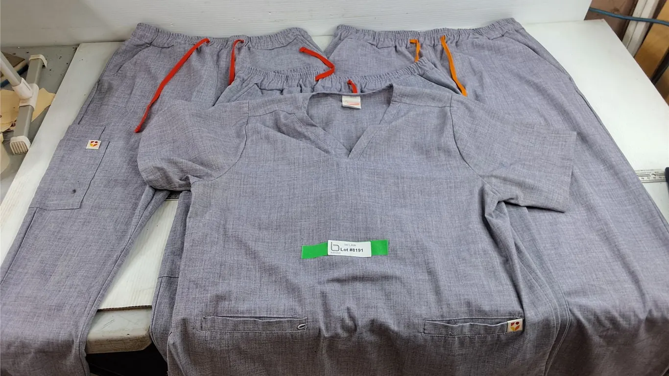 (3) Sweatpants & T Shirt - Size XL