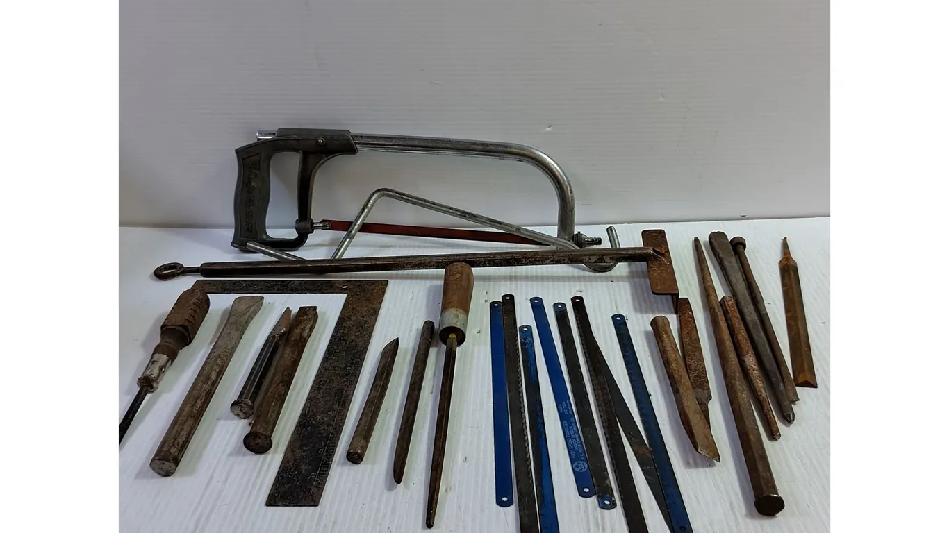 Hacksaw w/ Extra Pieces, Assorted Metal Hand Tools