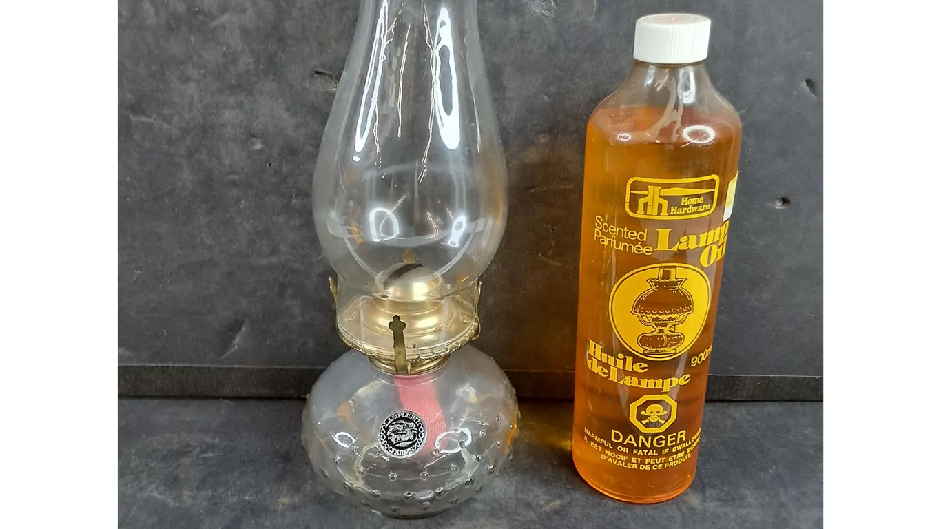 Vintage Lamplight Farms Clear Glass Oil Lamp with Bottle of Lamp Oil-Cannot Ship