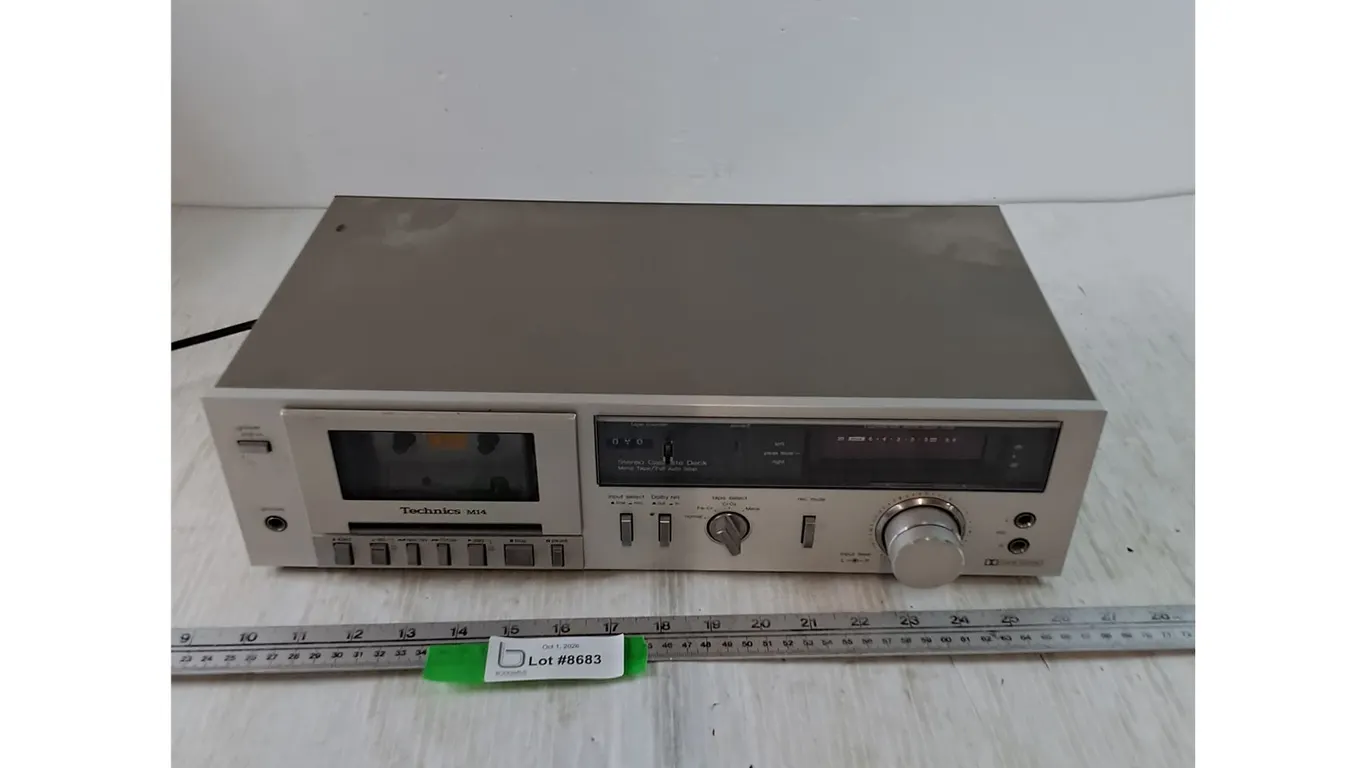 Technics M14 Stereo Cassette Deck Powers On