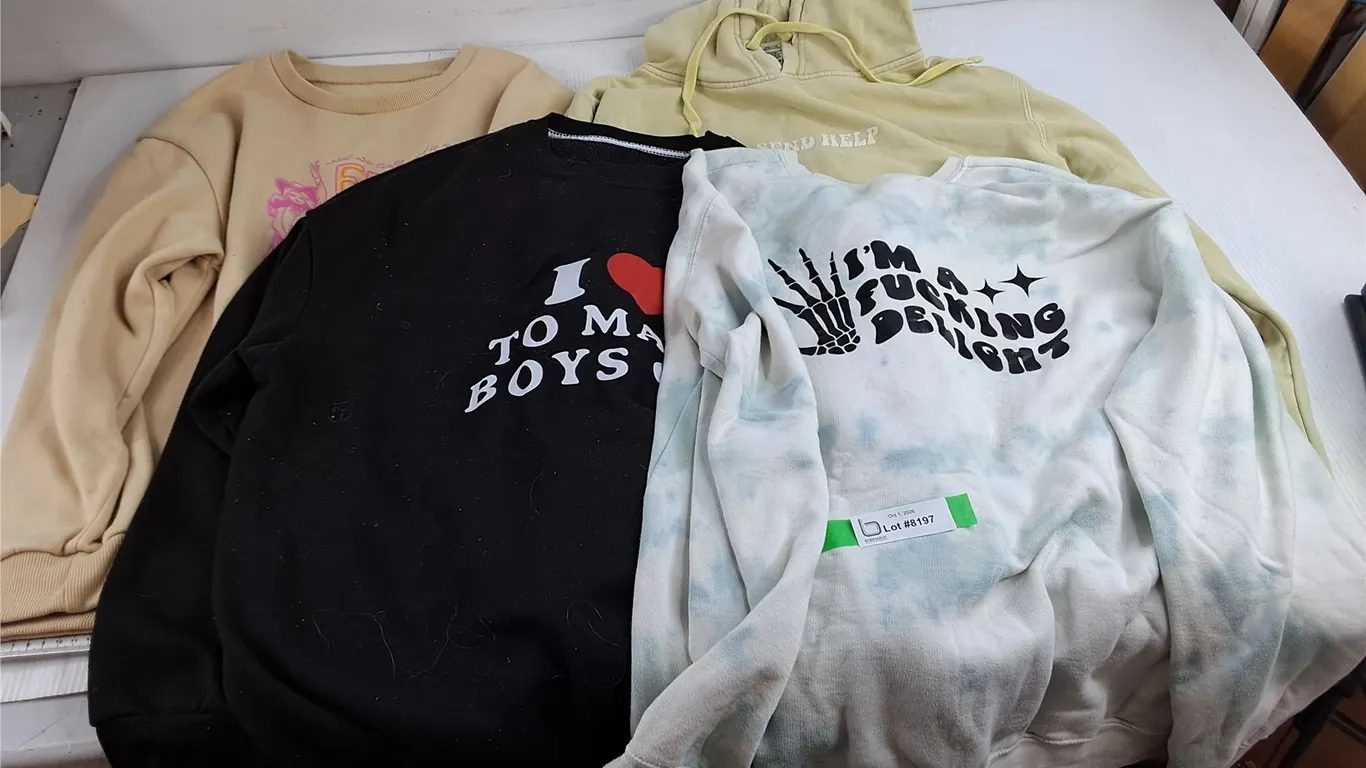 Sweatshirts & Bunny Hugs - Size M