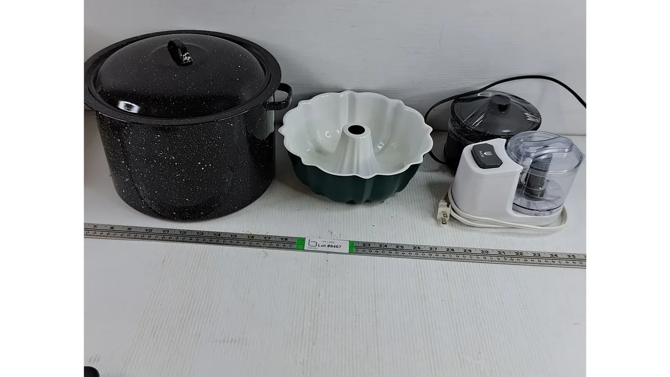 Canner,Bundt Pan,Fondue Pot, Electric Chopper-untested-as is