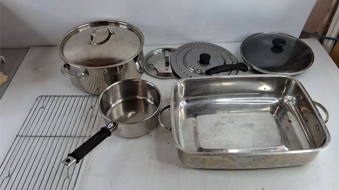 Stock Pots w/Lids, Baking Pan. Frying Pan w/Lid, Misc