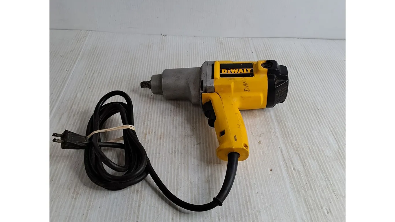 Dewalt Corded 1/2-Inch Impact Wrench (powers on)