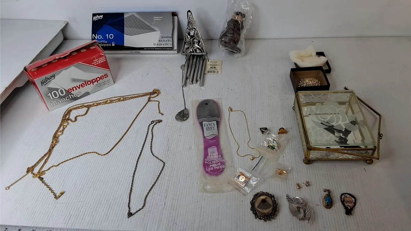 Women's Necklaces, Envelopes, Windchime, Misc.