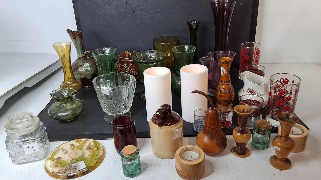 Vases up to 11", Creamer, LED Candles, Misc. Can't Ship