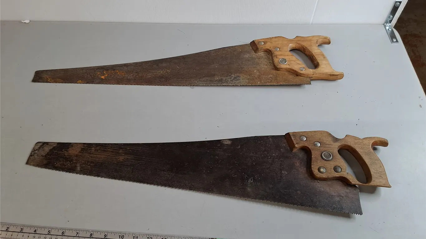 (2) Hand Saws up to 29"-Can't Ship