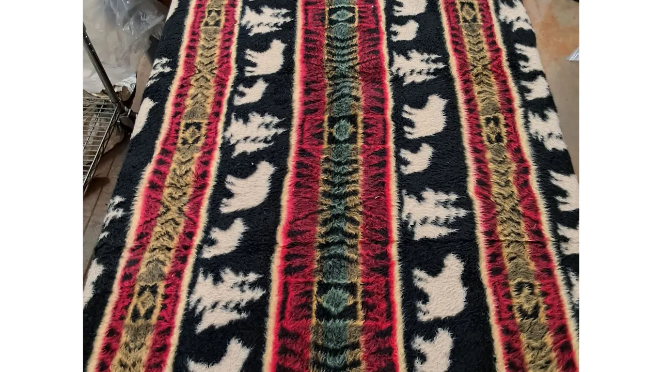 Rustic Fleece Throw Blanket Featuring Southwestern Bear and Tree Pattern