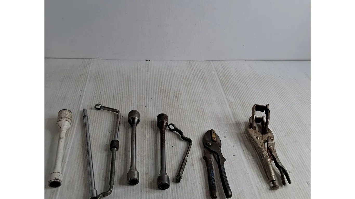 (3) Auto Torque Extensions, Distributor Wrenches, Vice Grips