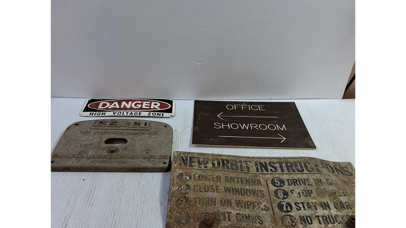 Vintage Advertising/Equipment Plates
