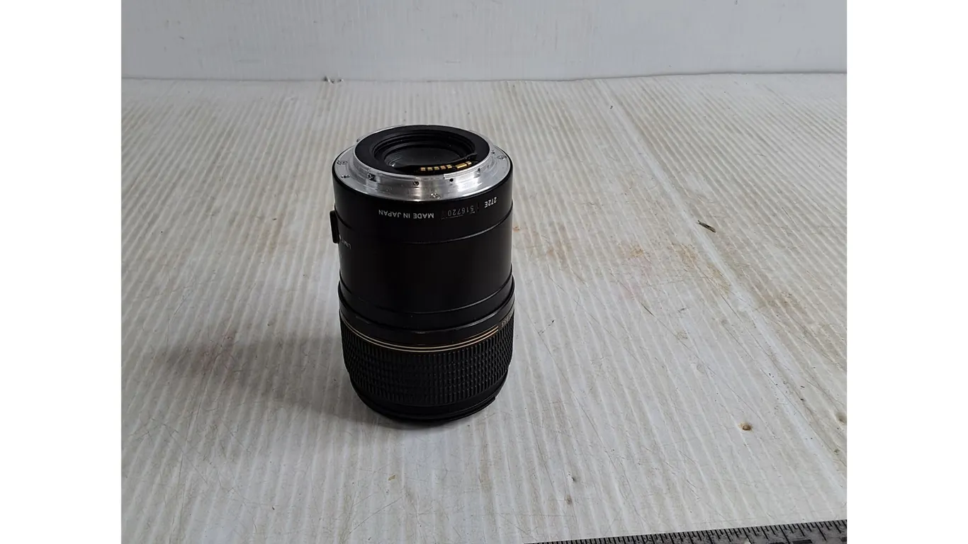 Tamron SP AF 90mm f/2.8 Di Macro Lens ( cannot authenticate)
