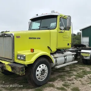 2005 Western Star 4900FA semi truck