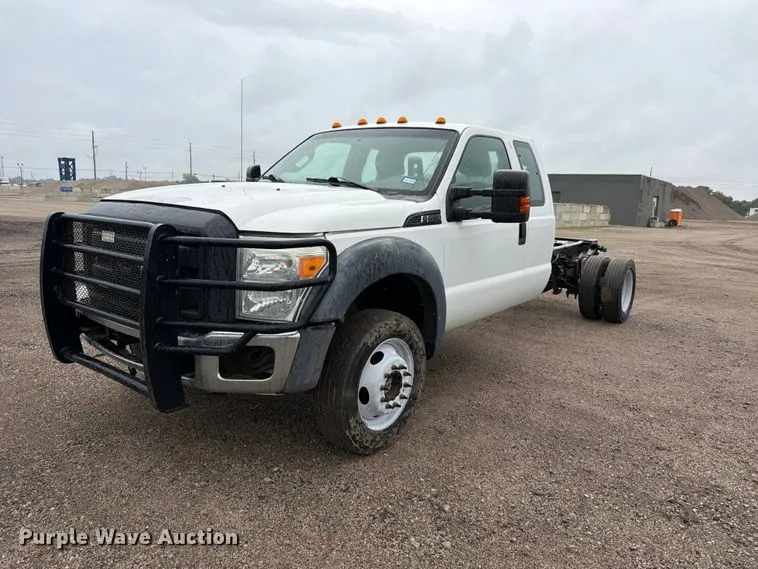 2015 Ford F550 Super Duty Ext. Cab truck cab and chassis