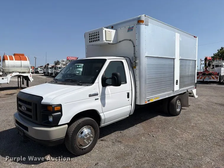 2013 Ford E450 box truck