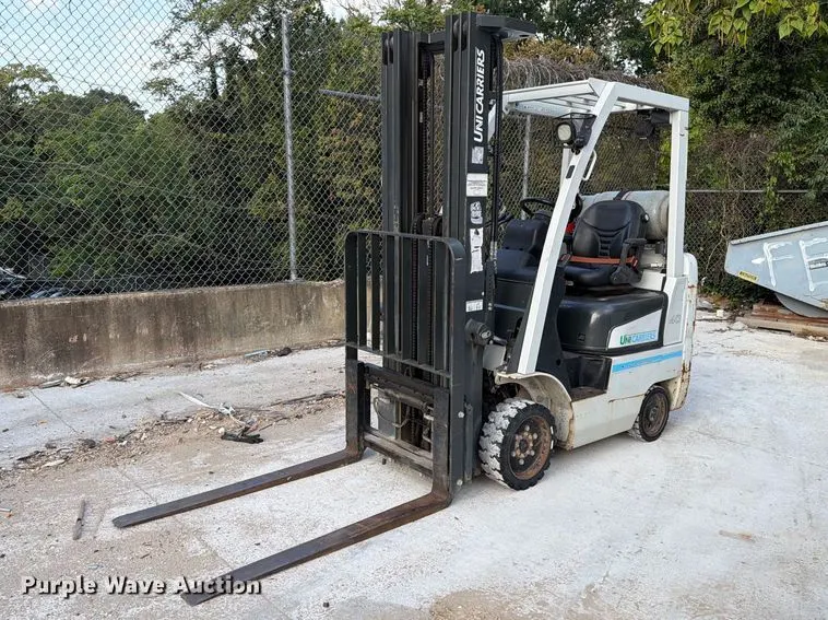 2017 UniCarriers CFS40 forklift